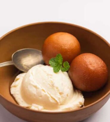 Gulab Jamun with Ice Cream